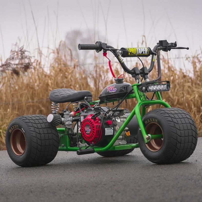 『ＳＡＬＥ　３０％』　ＢＬＡＣＫＦＲＩＤＡＹ　ＧＩＡＮＴ　２６インチ　フレーム　アルミ　3x8変速　緑　配達可能 BLACK FRIDAY】『アルミでも11㎏台』。軽量XC‐MTBも33％OFF。十万円台
